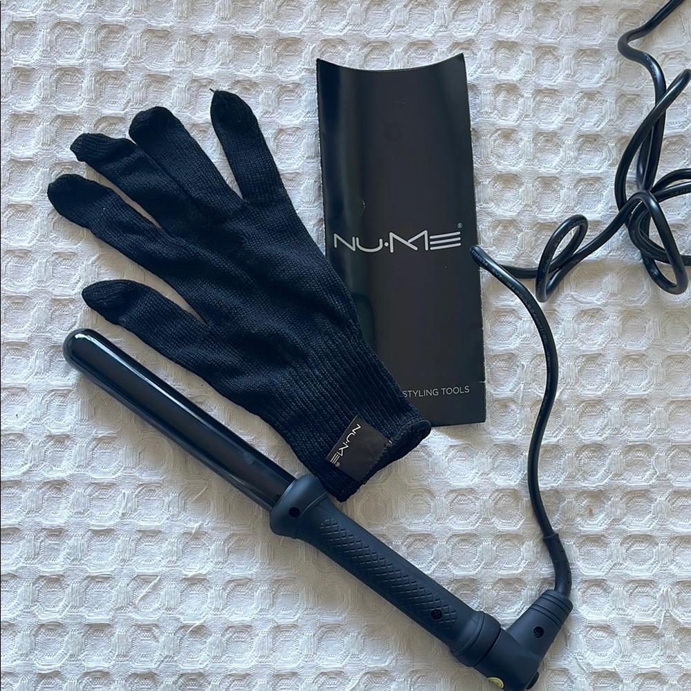 NuMe Black Curling Wand